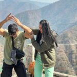 Munira Kudrati Instagram - Just helping him out there 💃 Devaprayag