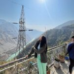 Munira Kudrati Instagram - This is a dhabba we stopped at even last year during our trek! I love the fact that we stopped here this time around too💕 I love this place - for the view, for the memories and for the people present out there. I felt happiness and tranquility here …and also any place that served tasty food is always a favourite 😂❤️ Ps- my brother in the second photo is photobombing goals 😂
