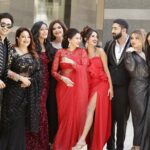 Munira Kudrati Instagram - Here’s to our team! Here is to Bhagya Lakshmi❤️✨ @rakesh.malhotra89 @aishwarya_khare @imrohitsuchanti @mansibhanushaliii @gandhi_aman_ @nehaprajapati515 @aditishetty22 @bee_vani_ @udaytikekar @bansalsmita_ @maeramishra @ankitbhatia14 @karunavermaa @bebika.dhurve Ice Balaji Telefilms