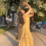 Munira Kudrati Instagram - Finding a caption for a dance reel is harder than asking for permission to SHOOT the dance reel! 🤦🏻‍♀️ Outfit- @tiarastore.co.in ✨ Choreography @teamnaach . . . . #reels #dance #dancereels #instagood #instagram #indian #indianoutfit #sajnavesajna🎼 #explore #dancing #fyp #reelit #dancersofinstagram #bollywood #bollywoodsongs