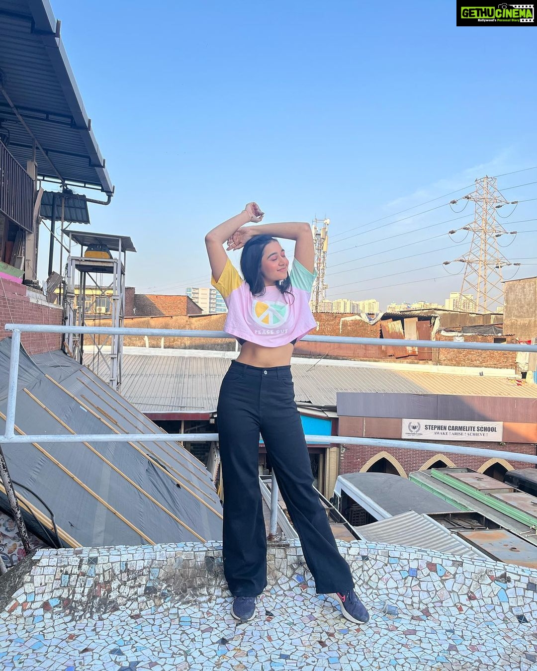 Munira Kudrati Instagram - A golden state of mind ✨💭