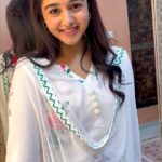 Munira Kudrati Instagram - Scripting a meet cute with this outfit 🥰 Outfit- @nimishacollections2022 ✨ . . . . #indian #indianoutfit #kurti #explorepage #explore #fyp #reels #reelsindia #reelsinstagram