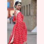 Munira Kudrati Instagram - I have so many pictures in this , that I just have to post them🤭☺️ 📸 @pappu.gupta.549 Makeup @surya2226