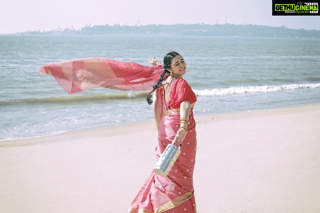 Munira Kudrati Instagram - The beautiful @munira_kudrati from the @glariconic calendar 2023 shot by @amitkhannaphotography Styling @stylingbyvictor @sohail__mughal___ HMUA @sahil_anand_arora #glariconic #amitkhannaphotography #munirakudrati @amitkhannaphotography Mumbai, Maharashtra
