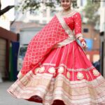 Munira Kudrati Instagram - Chhap tilak saba chhini re mose naina milaai ke 🌹 📸 @pappu.gupta.549 . . . . . . #bhagyalakshmi #explorepage #instagood