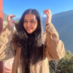Munira Kudrati Instagram - What I associate these pictures with - so ..just before these pictures were taken , we woke up right before sunrise, walked/jogged to a plateau, did some exercise,watched the sun rise between ice caped mountains and meditated for a while…we all felt so at peace , in tune with nature and ready for the trek ❤️ Lohajung