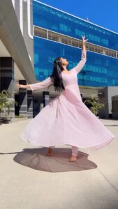 Munira Kudrati Instagram - A dance thatโs close to my heart ๐ธ
Choreography- @natyasocial ๐ซถ๐ป
Thank you @sakshiakhouri for teaching me this โค๏ธ lots of love to you!
Outfit @panitindia
And yes, I know my zipper is open, it opened when I was dancing, deal with it
And lastly thank you @mansibhanushaliii for shooting this ๐
.
.
.
.
.
#dance #dancereels #hawayein #instagood #instagram #insta #reels #reelsvideo #semiclassical #semiclassicaldanceperformance #indian #indiandance #explorepage #fyp #bhagyalakshmi