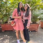 Munira Kudrati Instagram - Sari duniya ek taraf hai, ek taraf hai hum 🫶🏻
