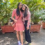 Munira Kudrati Instagram - Sari duniya ek taraf hai, ek taraf hai hum 🫶🏻