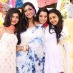 Munira Kudrati Instagram - The bajwa sisterssss ❤️ We dont always fight with Neha 😂…haina ? @urmimala9427 . . #bhagyalakshmi Film City, Goregaon
