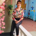 Munmun Dutta Instagram – When your coactors find your shirt matching with the background…. 😊
.

In between shots .. sweaty and tired 😪… But Jennifer, Balluji and Sachin ji suddenly realised I am sitting at a position where I match the background and apparently the frame looks nice and colourful , thus they clicked my pictures 📸 😊
.

#behindthescenes #candid #candidmoments #munmundutta #tmkoc #inbetweenshots #workmodeon #workmode Dadasaheb Phalke Chitranagari FILMCITY Goregaon East Mumbai