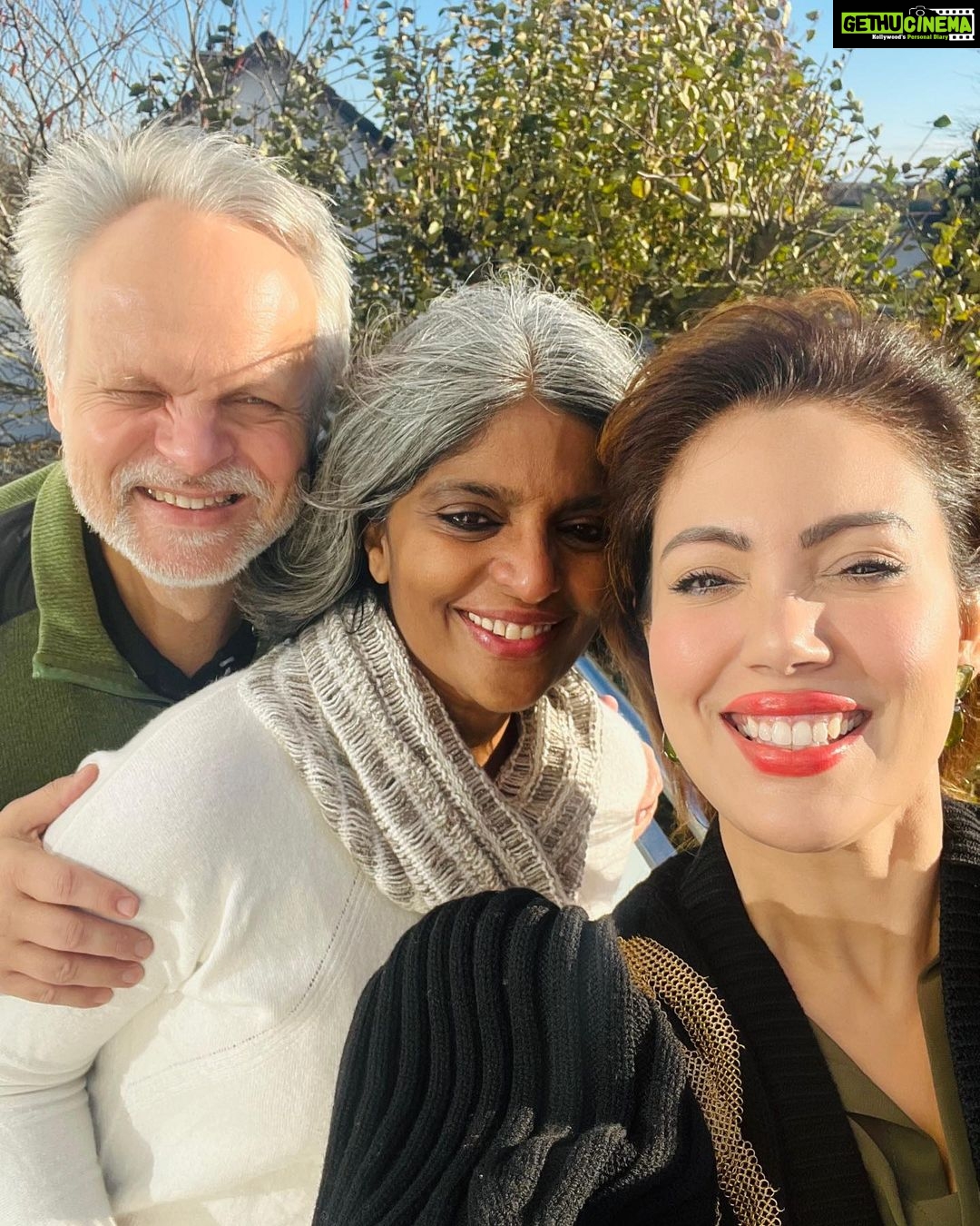 Munmun Dutta Instagram - Germany 🇩🇪 last week .. with my dearest people ❤️ Love you loads @neensy_weensy and Oli . You have the most beautiful home 🏡 ❤️🤗 #throwback #tbt #throwbackmemories #germany🇩🇪 #travelmemories #munmundutta #bff #memoriesforlife Schwedeneck