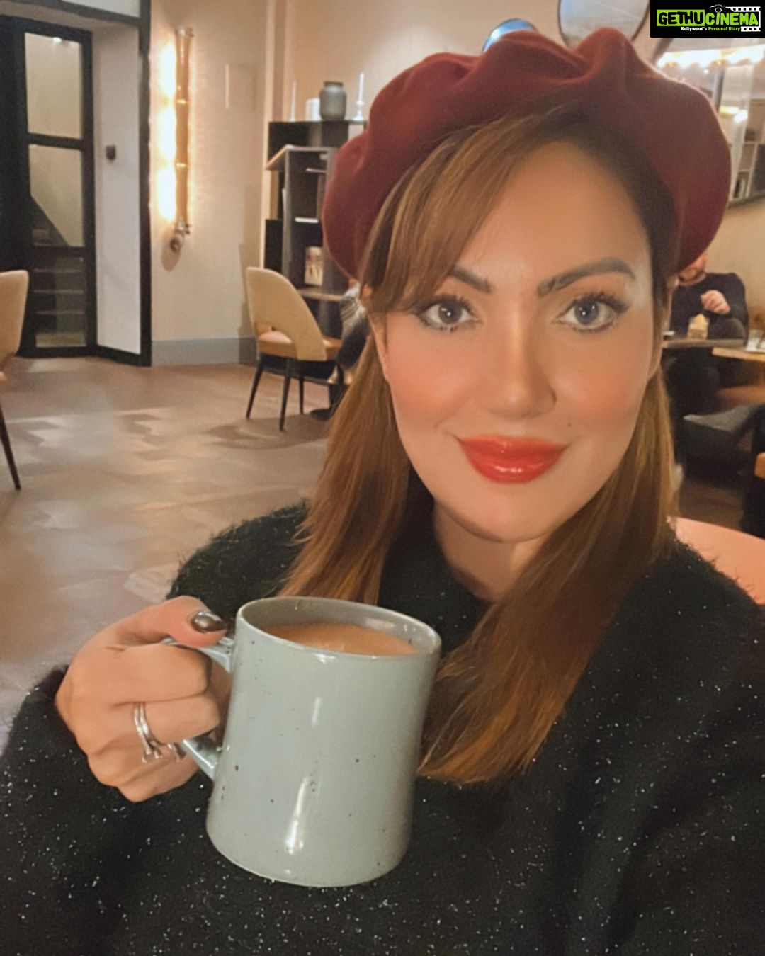 Munmun Dutta Instagram - How much is too much ’Hot Chocolate’ ? 🤔 Well it doesn’t matter I guess🤷🏻♀️ kyunki ‘Badi badi desho mein aisi chhoti chhoti baatein hoti rehti hai’ 😍 😋🇨🇭 . . . #hotchocolate #hotchocolateislove #munmundutta #switzerland #winterineurope #travelgram #travel #switzerland🇨🇭 #ddlj Interlaken, Switzerland