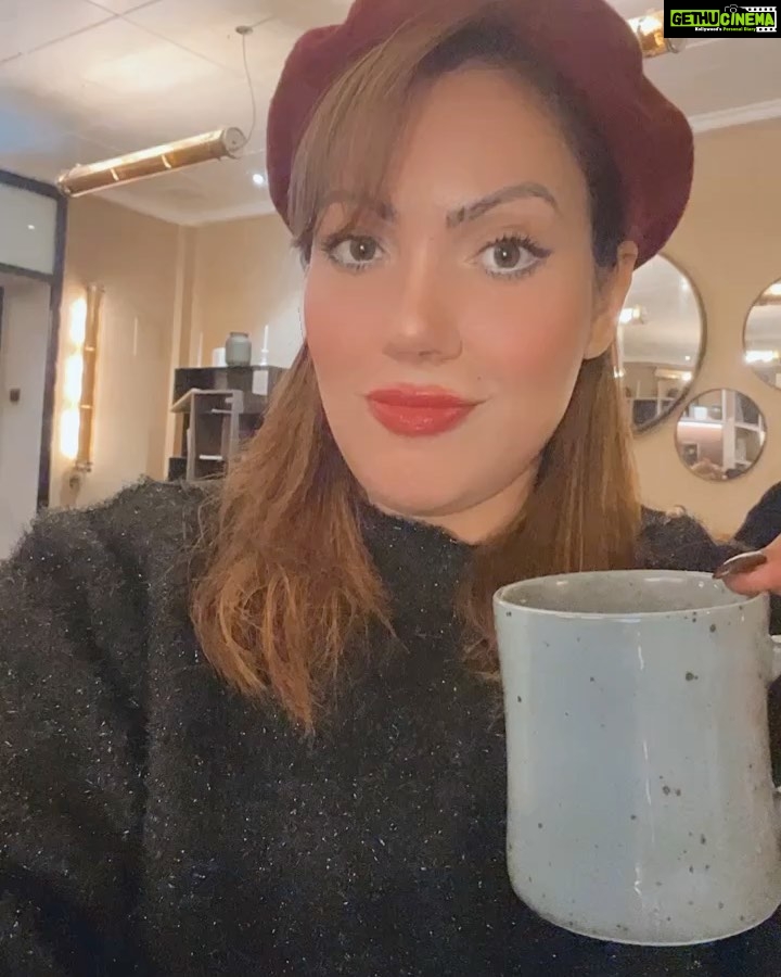 Munmun Dutta Instagram - How much is too much ’Hot Chocolate’ ? 🤔 Well it doesn’t matter I guess🤷🏻♀️ kyunki ‘Badi badi desho mein aisi chhoti chhoti baatein hoti rehti hai’ 😍 😋🇨🇭 . . . #hotchocolate #hotchocolateislove #munmundutta #switzerland #winterineurope #travelgram #travel #switzerland🇨🇭 #ddlj Interlaken, Switzerland