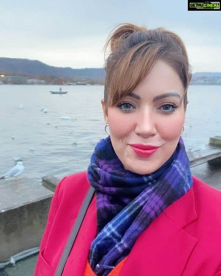 Munmun Dutta Instagram - Hello you beauty 🇨🇭❤️😍 Couldn’t be any more happy to be in Europe in the winter ❄️ . . #travel #switzerland🇨🇭 #switzerland #europe #munmundutta Zürich, Switzerland