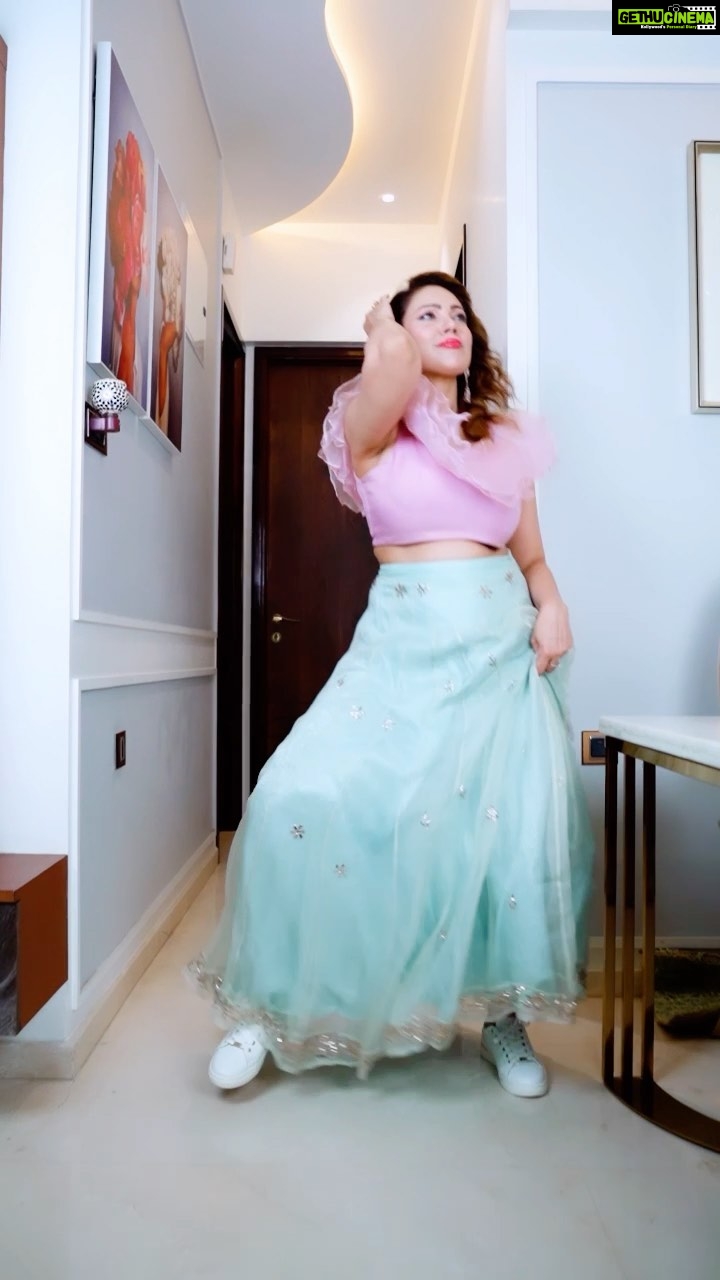Munmun Dutta Instagram - One outfit π worn 2 ways . A indo western with sneakers and an Indian style. . I am definitely the sneaker π person π . Outfit @kiyanaswardrobe Artist and shoot managed by @afreenriaz @redcherrytalent . . #festivewear #festivevibes #munmundutta #reels #trending #vibing #festiveseries #festiveserieswithmunmun #durgapuja #navratri #durgapujo #festivefashion #indianfestival #traditionalwear #reelsvideo