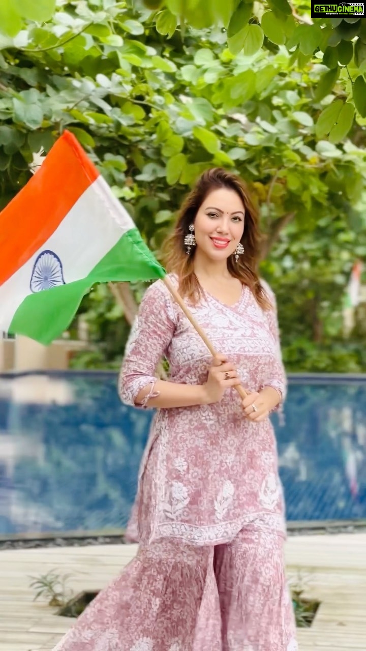 Munmun Dutta Instagram - Happy Independence Day 🇮🇳❤️ . . #azadikaamritmahotsav #indiaat75 #HarGharTiranga #independenceday2022 #ourcultureourpride #ministryofculture #vandemataram #jaihind #reels #munmundutta