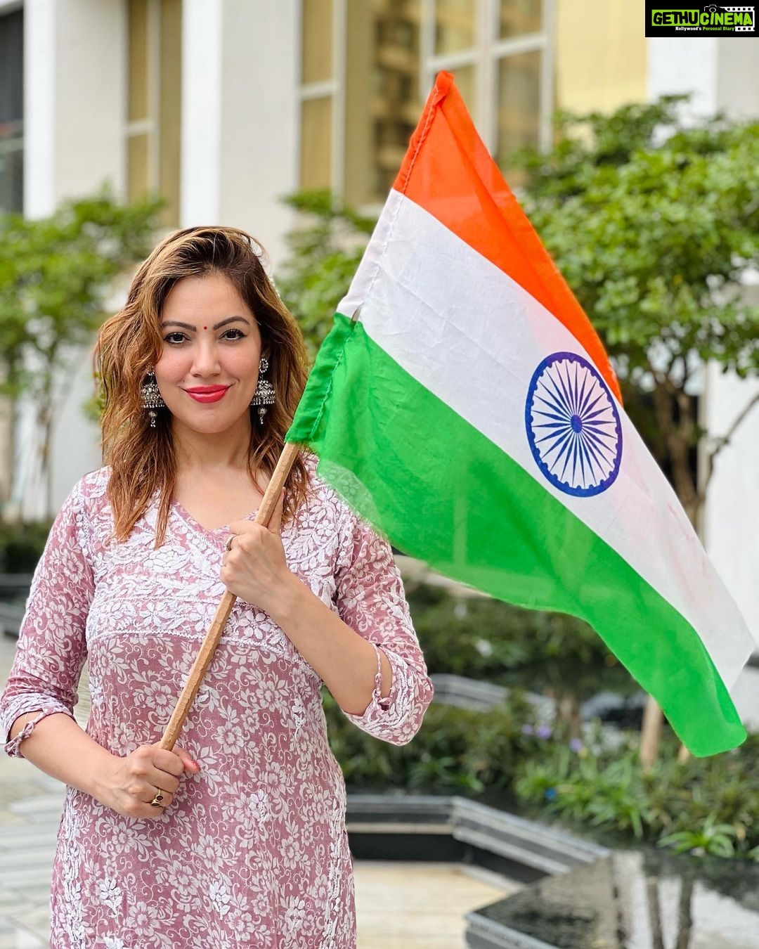 Munmun Dutta Instagram - Happy Independence Day 🇮🇳 Jai Hind ❤️ . . #HarGharTiranga #75thindependenceday #azadikaamritmahotsav #indiaat75