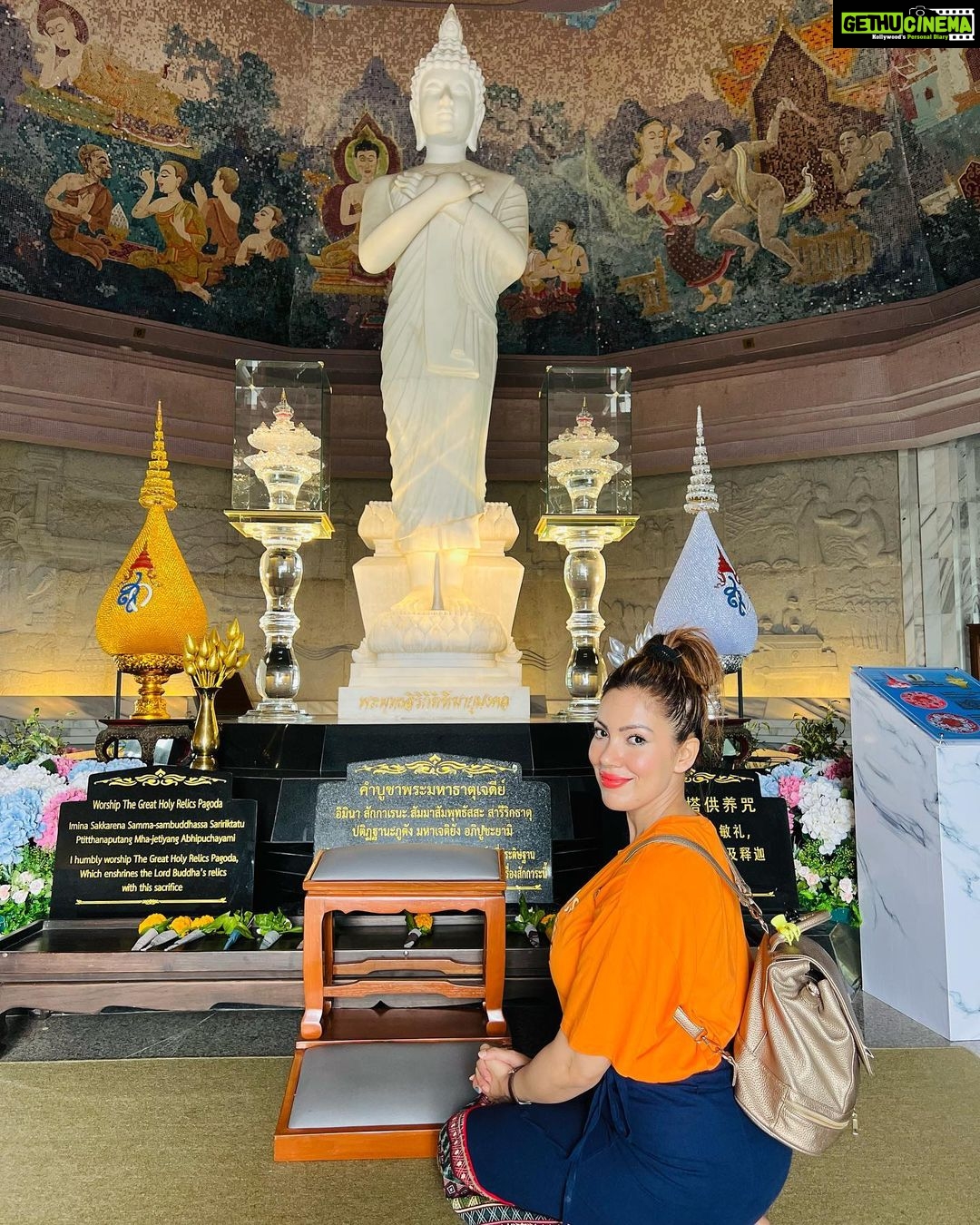 Munmun Dutta Instagram - The two stunning royal pagodas and gardens at the peak of Doi Inthanon . The beautiful pagodas were built to commemorate the King and Queen’s 60th birthdays. They’re called Naphamethinidon and Naphaphonphumisiri, respectively. The view from the pagodas , if not shrouded by fog, is to die for 😍❤️ . . . #pagodas #royalpagodas #doiinthanonnationalpark #chiangmai #thailand #travel #munmundutta #solotrip #wanderlust #dametraveler #sheisnotlost #passionpassport #thailandtravel #southeastasia #amazingthailand Phra Mahathat Napthamethanidon/napthhmethanidon