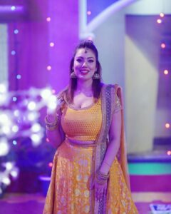 Munmun Dutta Instagram - ❤️❤️ 
.
.
#munmundutta #picturesoftheday #postoftheday #festivewear #festivevibes #tmkoc #diwalivibes #diwalioutfit #indianwear #traditionalwear #behindthescenes #behappy #shootlife #workmode