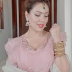 Munmun Dutta Instagram - 😊 Outfit @kiyanaswardrobe . . #picturesoftheday #munmundutta #traditionalwear #festivewear #festivalvibes #postoftheday