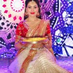 Munmun Dutta Instagram - ❤️❤️ . . . #munmundutta #postoftheday #picturesoftheday #shootmode #tmkoc #performance #traditional #festivewear #festivevibes #bengali #bengal