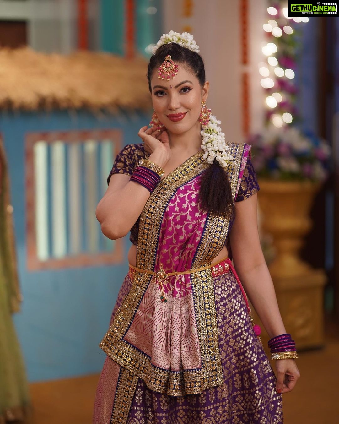 Munmun Dutta Instagram - Janmashtami shoot .. . . . #munmundutta #festivevibes #behindthescenes #tmkoc #lookbook #shootlife