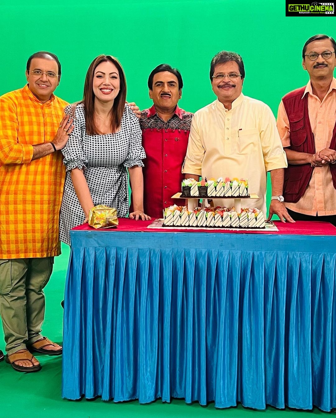 Munmun Dutta Instagram - 14 glorious years ! Grateful 😇 🙌🏻🙏🏻… . Joi Maa Durga 🙏🏻 Joi Maa Kali 🙏🏻 . . . #tmkoc #munmundutta #14yearsoftmkoc