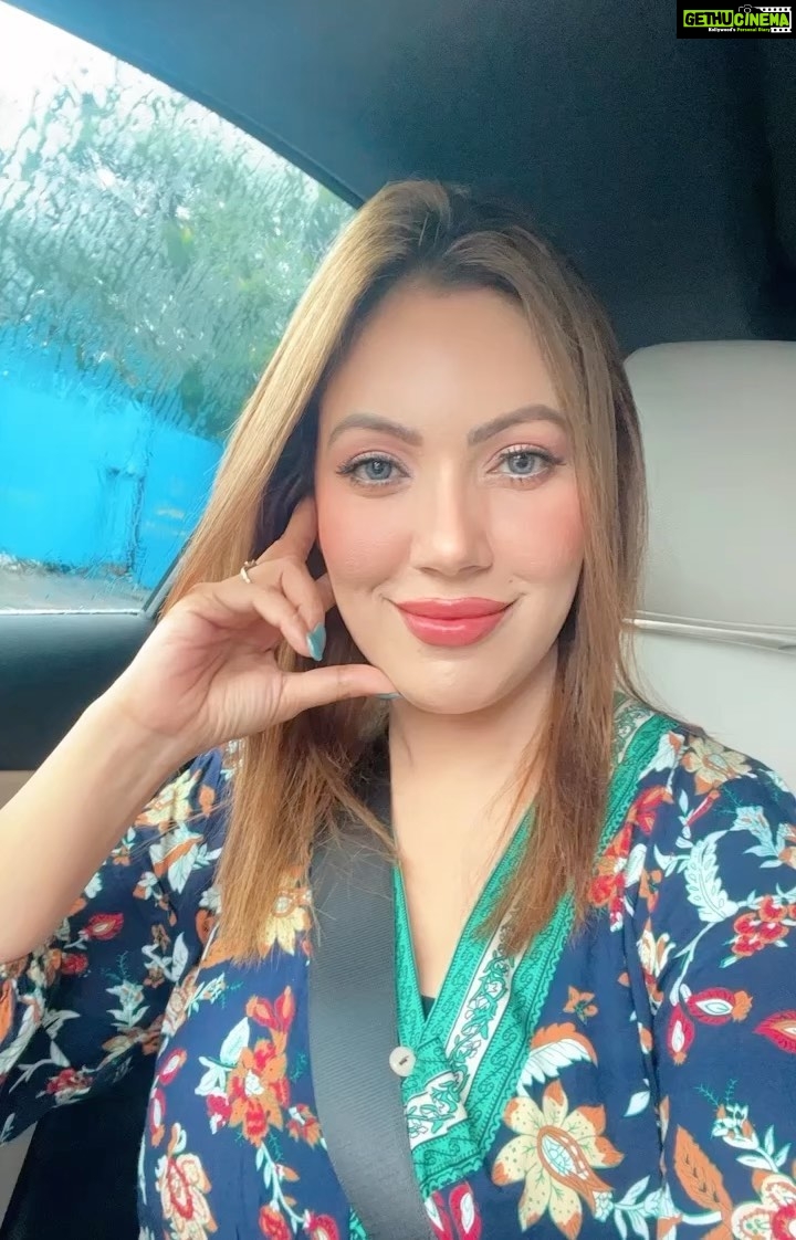 Munmun Dutta Instagram - 🥰❤️. . @d.l.mayaofficial @blingvine @stylingbyvictor @sohail__mughal___ . . #reels #munmundutta #trendingsongs #reelsinstagram #transition #transitionreels