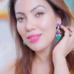 Munmun Dutta Instagram - Girls and makeup lovers , here’s My Quick And Easy Makeup Tutorial .. prepping your skin before applying makeup is a MUST. . Products used: @giorgioarmani Silk foundation @maybelline Concealer ( absolutely love it 😍) @forestessentials liquid blush @charlottetilbury Liquid highlighter , Compact, Bronze & Glow , and inner eye pencil @catrice.us Brow definer @itcosmetics Mascara ( LOVE LOVE LOVE IT 🥰) @inglot_cosmetics Lip pencil @toofaced Melted lips @maccosmetics Black pencil . . #reels #munmundutta #makeuplover #makeuptutorial #quickandeasy #reelitfeelit #transition #transitionreels