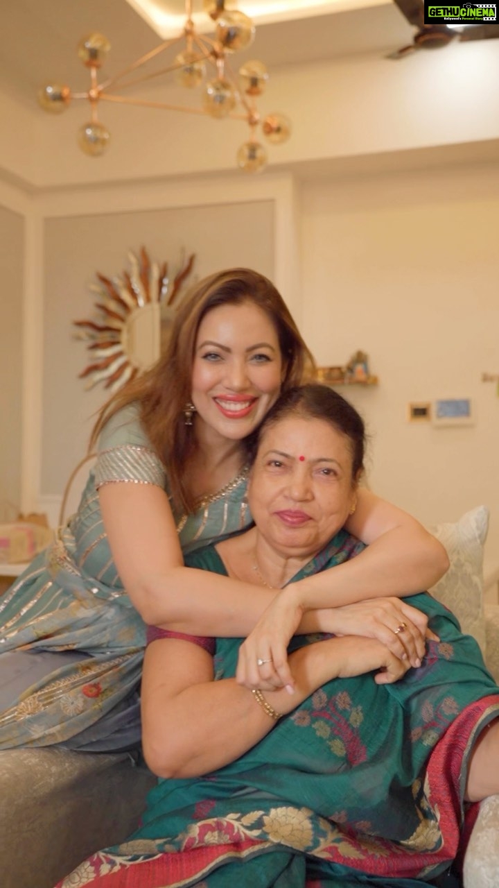 Munmun Dutta Instagram - The celebrations just got BIGGER, GRANDER & LOUDER!🥳 #ThePunjaabbanSong is OUT NOW for you to get grooving with the Jug Jugg Jeeyo family! #JugJuggJeeyo in cinemas on 24th June. @karanjohar @anilskapoor @neetu54 @varundvn @kiaraaliaadvani @rishiwrites @gippygrewal @tanishk_bagchi @zarakhan @boscomartis @viacom18studios @viacom18 @tseries.official @apoorva1972 @dharmamovies @raj_a_mehta
