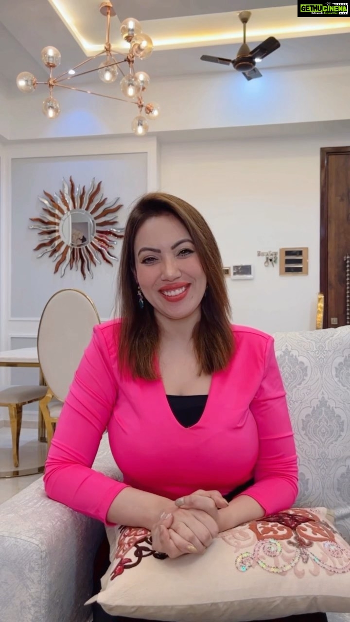 Munmun Dutta Instagram - Who would have thought the way to my friends' hearts was through my mom's Chingri Macher Malai Curry? Thanks mom! I love how the love you put into your cooking made my friends fall in love with me too! The freshest Chingri Macher Curry made by mom, with the freshest prawns by Licious! @licious_foods Managed by : @afreenriaz @redcherrytalent #HappyMothersDay #Licious #FreshNotFrozen #momlove #momsofinstagram #foodlove #homemade