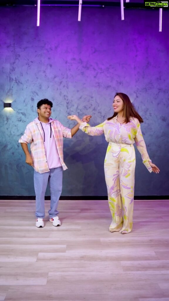 Munmun Dutta Instagram - Very happy to present our fun collaboration to the world. We had lots of fun doing this and it shows. ❤️😍 . Now it’s time for you to recreate our choreography in your reels and tag us . .. 🕺🏻💃🏻 choreographed by @sagar_bora Styled by : @stylingbyvictor @sohail__mughal___ Managed by : @afreenriaz @redcherrytalent . . #internationaldanceday #reels #reelsinstagram #munmundutta #sagarbora #chandukechachane #reelsvideo #reelsindia #reelitfeelit #trending