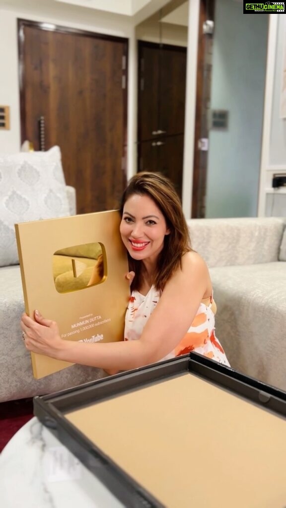 Munmun Dutta Instagram - Unboxed my lovely Golden Playbutton 😍 Reminds me that I need to get more serious about my channel on this wonderful platform ❤️ . . . #youtube #youtuber #goldenplaybutton #unboxing #munmundutta #reel #reelitfeelit #happyandblessed