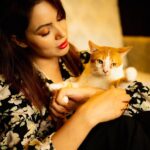 Munmun Dutta Instagram – My ❤️ 
.
Mau hate taking pictures. Her expression says it all in the last slide 😏
📸 @kailashgandhi 

P.S – Cookie 🐱 prefers sleeping than interacting with guests at home 
.
. 
.
#nationalpetday #adoptdontshop #myheart❤️ #catsagram #munmundutta #myfurbaby