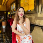 Munmun Dutta Instagram – Mom finally managed to hold the phone steady and click a few pictures 😐😐😐😐😐 
.
.
. 
#munmundutta #picturesoftheday #moviedatewithmom #moviedate