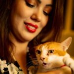 Munmun Dutta Instagram – My ❤️ 
.
Mau hate taking pictures. Her expression says it all in the last slide 😏
📸 @kailashgandhi 

P.S – Cookie 🐱 prefers sleeping than interacting with guests at home 
.
. 
.
#nationalpetday #adoptdontshop #myheart❤️ #catsagram #munmundutta #myfurbaby