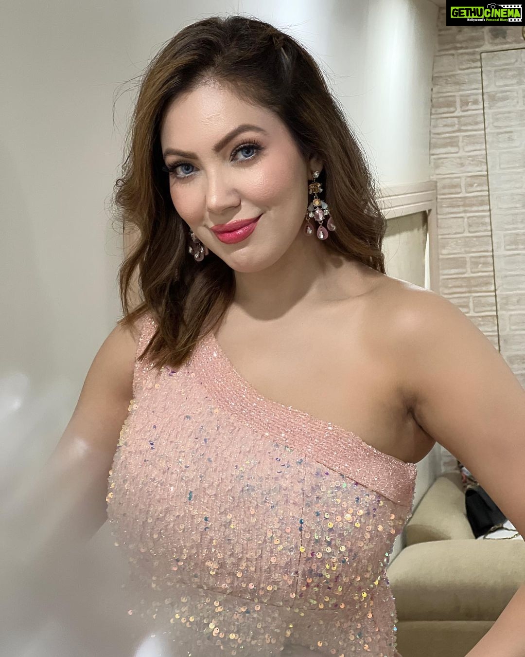 Munmun Dutta Instagram - Khatra Khatra again ❤️ . Styled by : @stylingbyvictor @sohail__mughal___ Accessories @rubansaccessories @oakpinionpr . . . #munmundutta #postoftheday #khatrakhatrakhatra #styleinspo #aboutlastnight #ootd