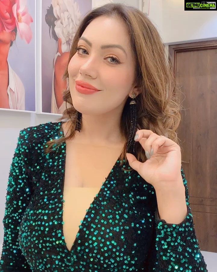 Munmun Dutta Instagram - In love with this dress π π . Outfit @victor_robinsonofficial Styled by @stylingbyvictor @sohail__mughal___ Accessories @the_jewel_gallery . . . #aboutlastnight #redcarpetready #munmundutta #picturesoftheday #styleinspo #fashionstatement