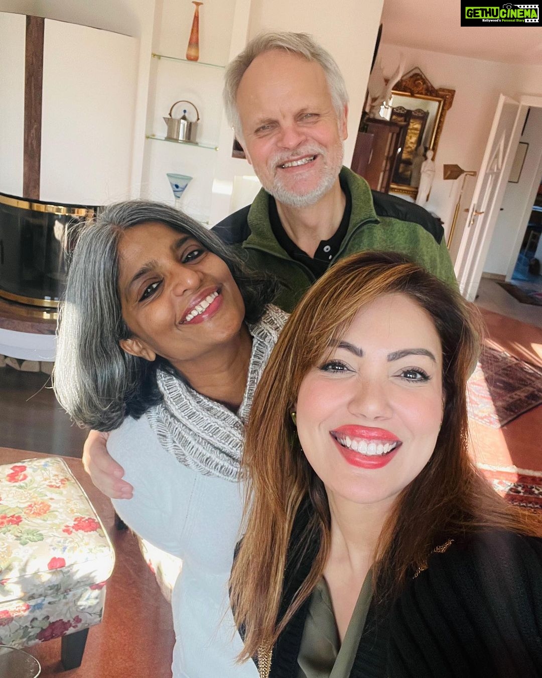 Munmun Dutta Instagram - Germany 🇩🇪 last week .. with my dearest people ❤️ Love you loads @neensy_weensy and Oli . You have the most beautiful home 🏡 ❤️🤗 #throwback #tbt #throwbackmemories #germany🇩🇪 #travelmemories #munmundutta #bff #memoriesforlife Schwedeneck