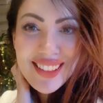 Munmun Dutta Instagram - Merry Christmas 🎄 🎅 everyone ! ❄️ ⛄️ . . . #christmas #christmasspirit #festivevibes #munmundutta #reels #reelsinstagram #reelitfeelit #christmasdecorations #happiness