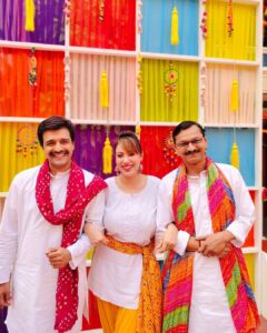 Munmun Dutta Instagram - In between takes .. 🎥 

.
.
#munmundutta #thegang #workingstills #inbetweenshots #workmode #tmkoc #holi #holifestival #laughter