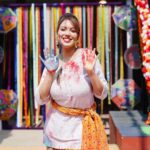 Munmun Dutta Instagram - And it was a working Holi this time … . . More pictures tomorrow ✌🏻 . . #munmundutta #postoftheday #picturesoftheday #workmodeon #holi2023 #holifestival #actorslife #festivalsofindia