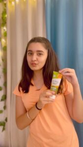 Naisha Khanna Instagram - Heading for a vacation but dull skin standing in your way? Give a try to the Pears #7DaysToGlow routine that helps in moisturizing your skin without that chip chip feeling, while removing all dullness for a natural looking glow! Use the Pears Pure and Gentle Soap and let the 100% Glycerin work its magic! #7DaysToGlow with @pears_india #Pears #Soap #Skincare #Collaboration