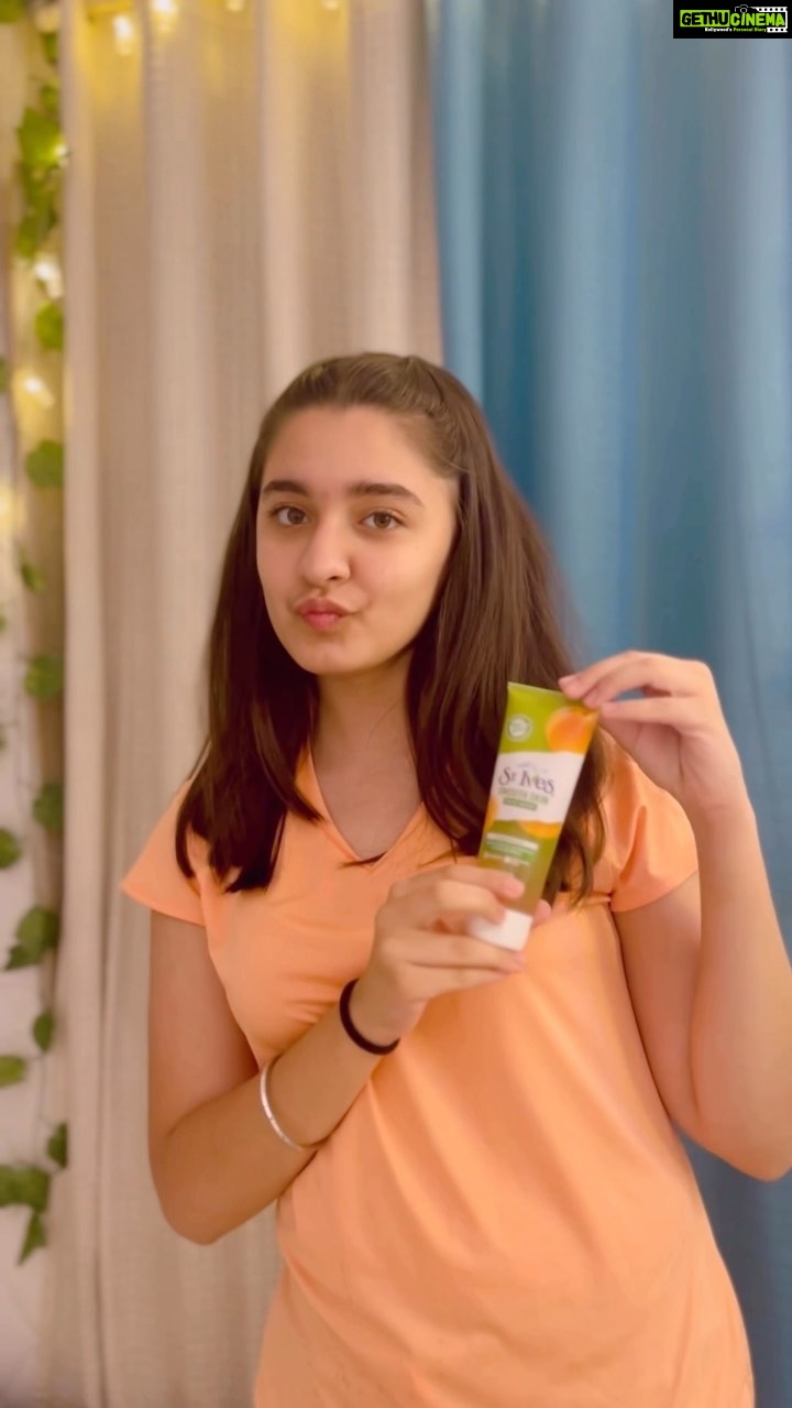 Naisha Khanna - 111.3K Likes - Heading for a vacation but dull skin standing in your way? Give a try to the Pears #7DaysToGlow routine that helps in moisturizing your skin without that chip chip feeling, while removing all dullness for a natural looking glow!
Use the Pears Pure and Gentle Soap and let the 100% Glycerin work its magic!
#7DaysToGlow with @pears_india
#Pears #Soap #Skincare #Collaboration