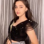 Naisha Khanna Instagram - 😉🫶🏻✨