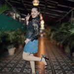 Naisha Khanna Instagram – thankyou, next?

heels: @modaxshoes 
#collab