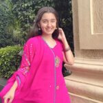 Naisha Khanna Instagram - sohni aaja mere kol tu aa😩🫶🏻✨🥰
