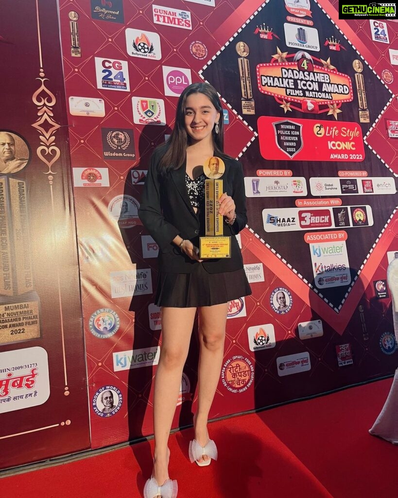 Naisha Khanna Instagram - Best Child Actor.♥️ Thankyou everyone for the support. ✨ #DadaSahebPhalkeAward #Dadasahebphalkeawards2022 #DPIAF