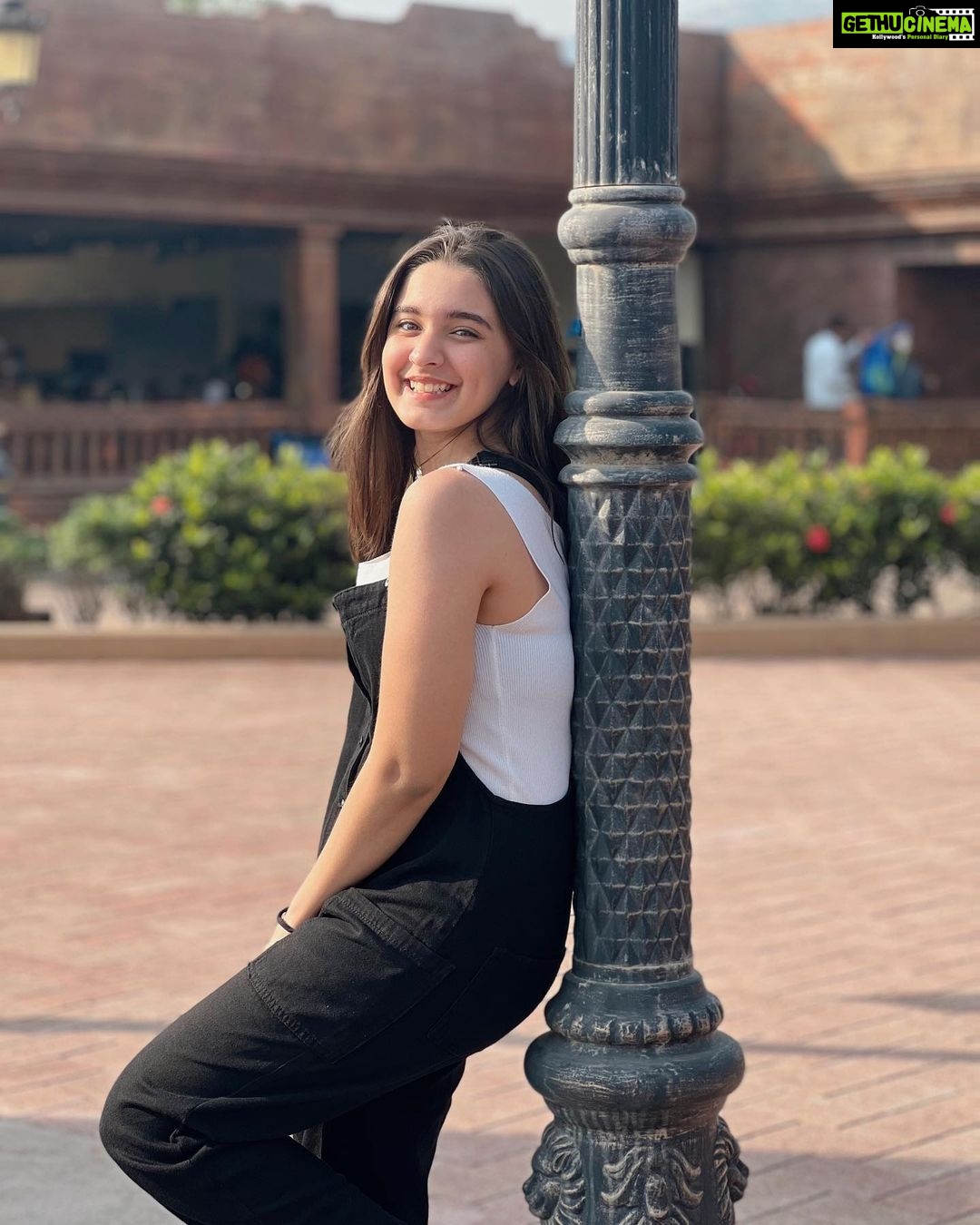Naisha Khanna - 33.4K Likes - fit dump